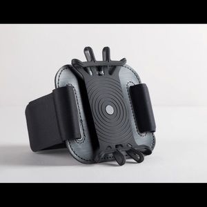 NWOT BennKai Supply Co Universal Running Phone Case